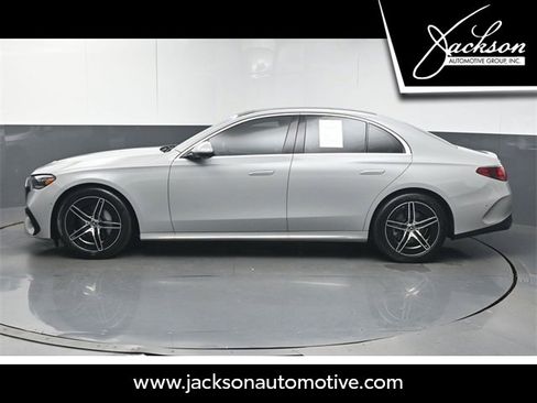 Used 2025 Mercedes-Benz E 350 Sedan image 5