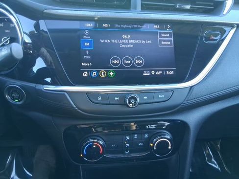 Used 2021 Buick Encore GX Preferred image 24