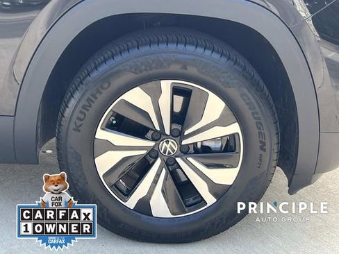 Used 2025 Volkswagen Atlas SE FWD image 4