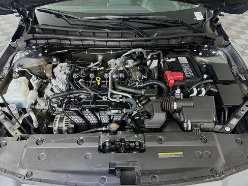 Used 2024 Nissan Altima 2.5 SV FWD image 31