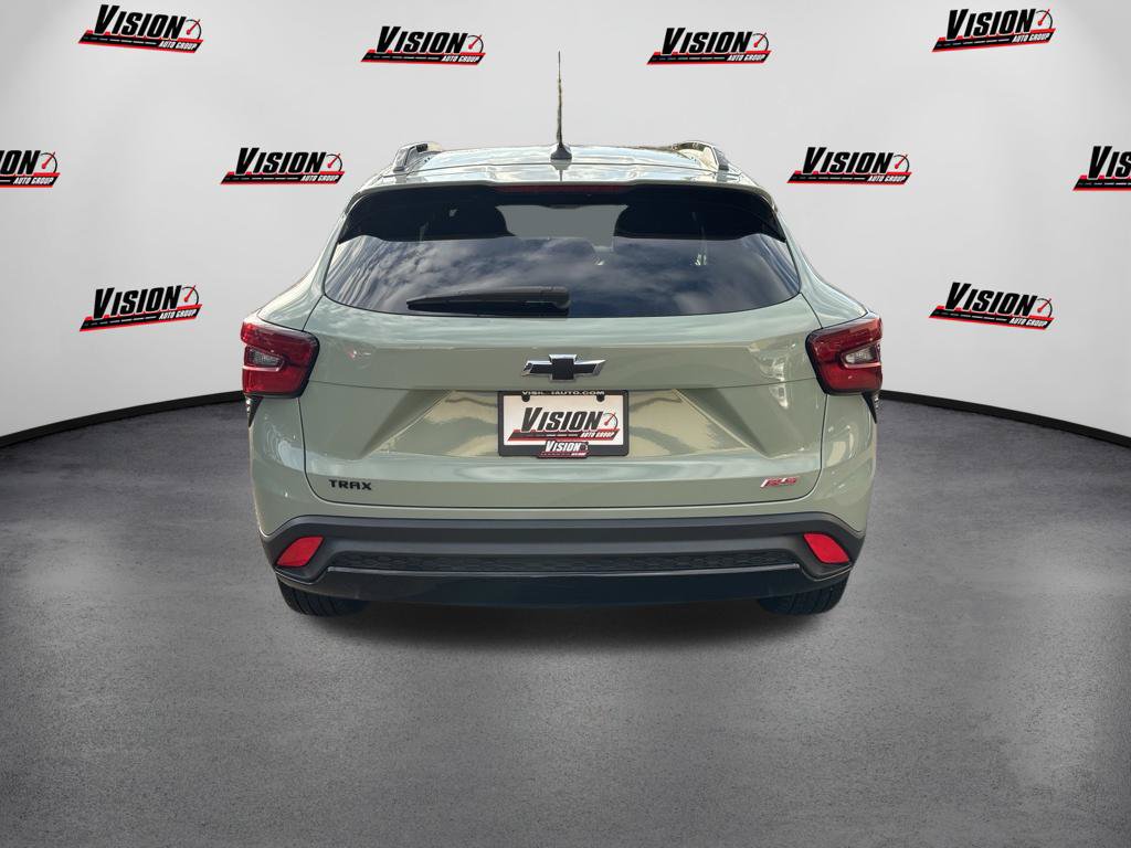 Used 2024 Chevrolet Trax RS FWD image 4