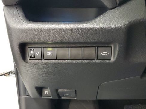 Used 2022 Toyota RAV4 XSE AWD/4WD image 17