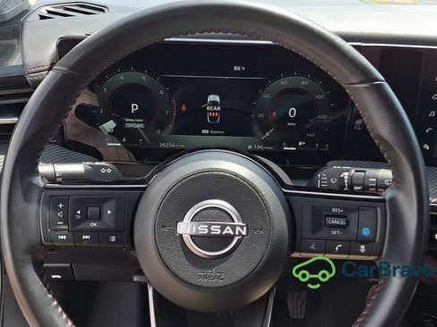 Used 2025 Nissan Kicks SR AWD/4WD image 19