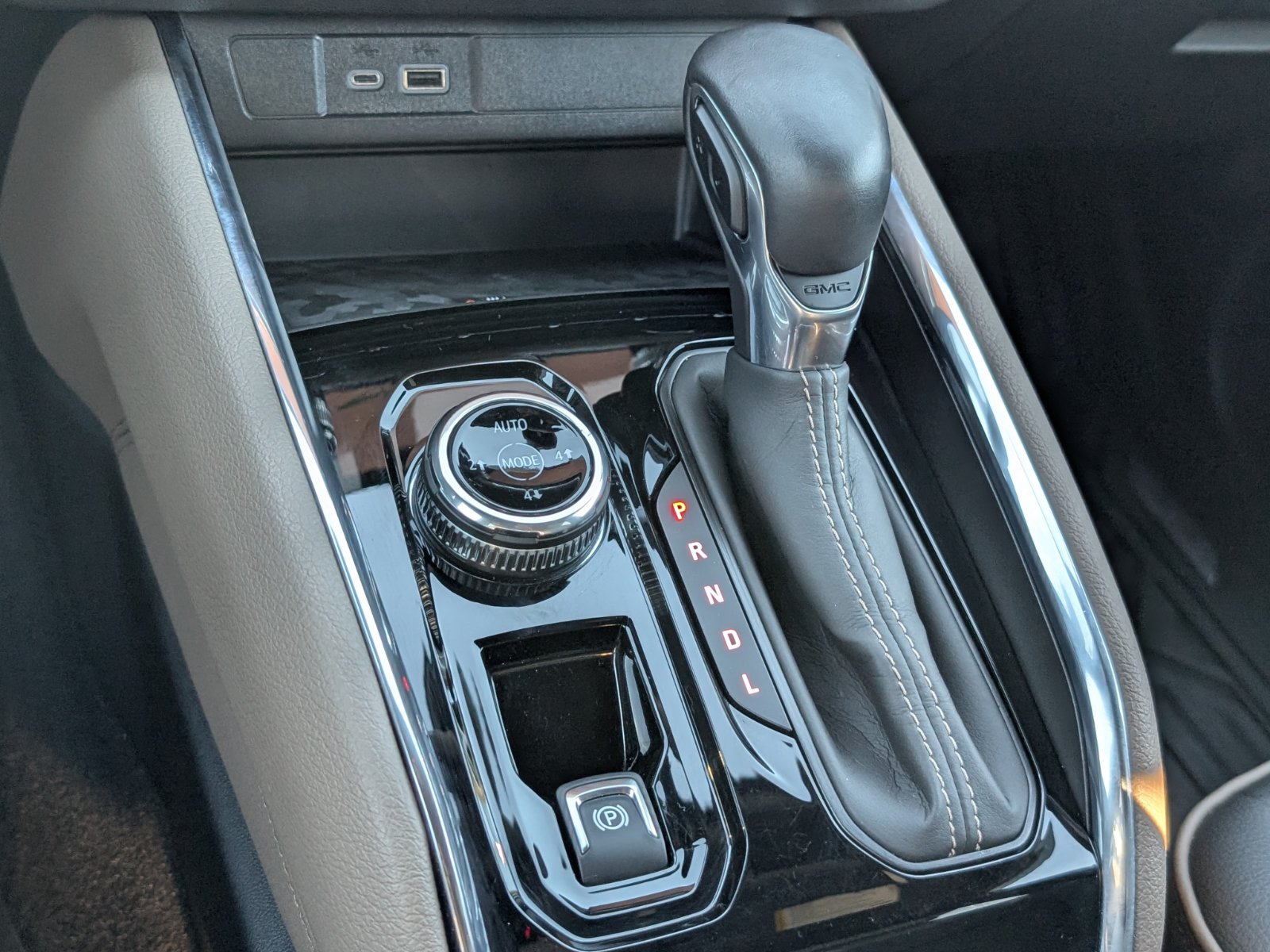 Used 2023 GMC Canyon Denali AWD/4WD image 8