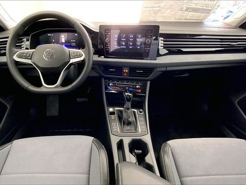 New 2026 Volkswagen Jetta SE image 6