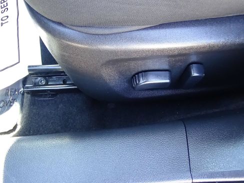 Used 2025 Nissan Altima 2.5 SV FWD image 17