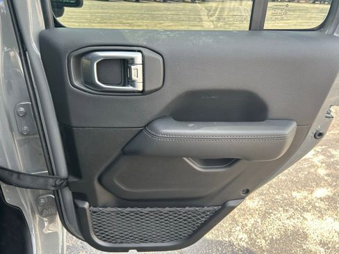 Certified 2023 Jeep Wrangler Unlimited Sahara AWD/4WD image 29