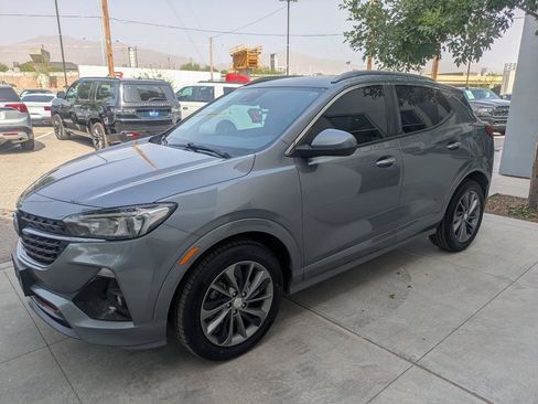 Used 2022 Buick Encore GX Select w/ Sport Touring Package FWD image 3