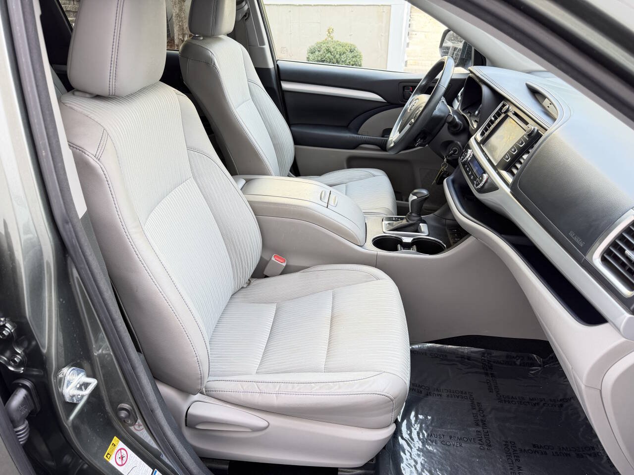 Used 2016 Toyota Highlander Plus AWD/4WD image 16