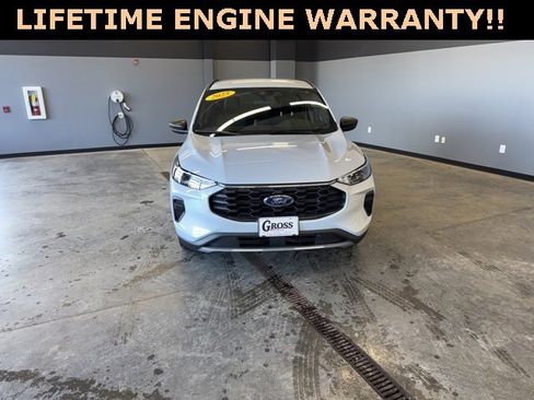 Used 2025 Ford Escape ST-Line w/ Cold Weather Package image 3