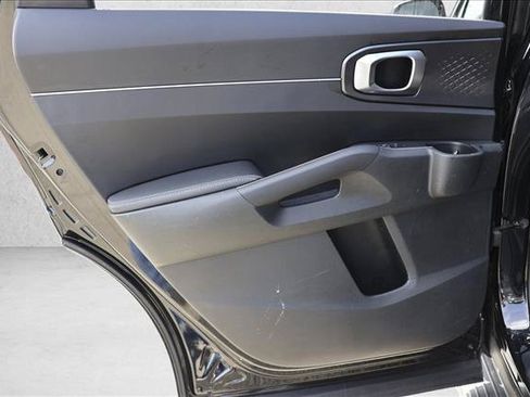 Used 2025 Kia Sorento LX FWD image 21