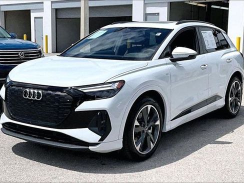 Certified 2025 Audi Q4 e-tron Premium Plus w/ Premium Plus AWD/4WD image 9