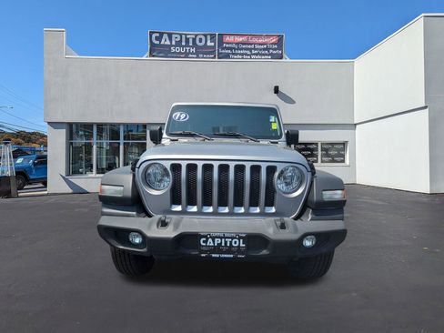 Used 2019 Jeep Wrangler Unlimited Sport S image 3