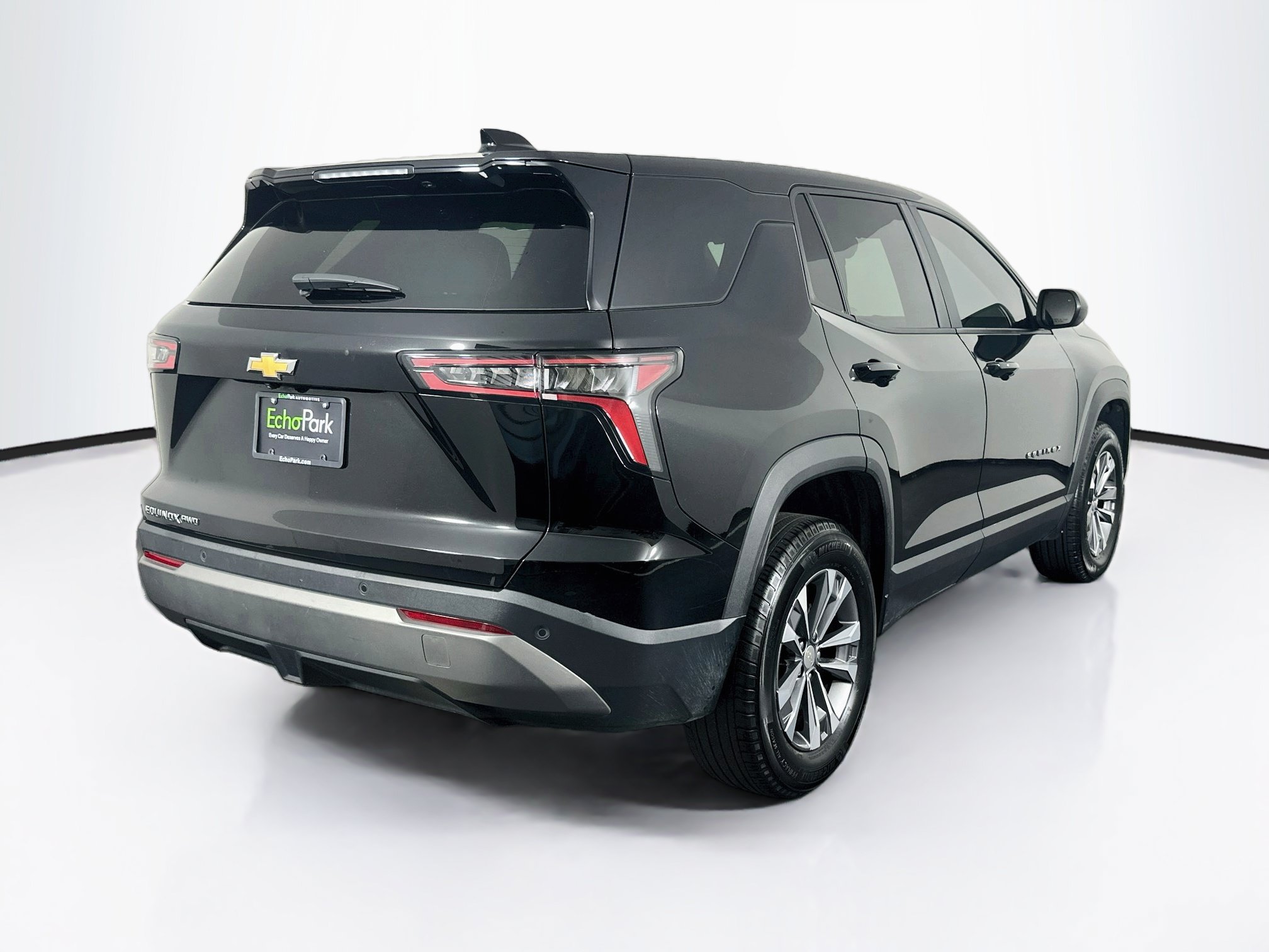 Used 2025 Chevrolet Equinox LT AWD/4WD image 9