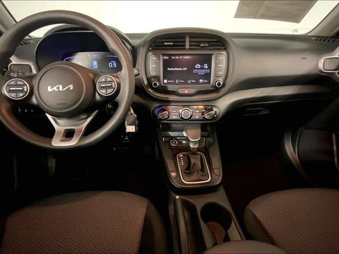Certified 2025 Kia Soul LX image 15