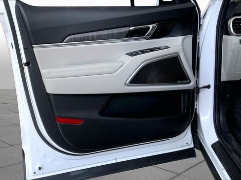Used 2023 Kia Telluride EX w/ EX Captain's Chair Package FWD image 22