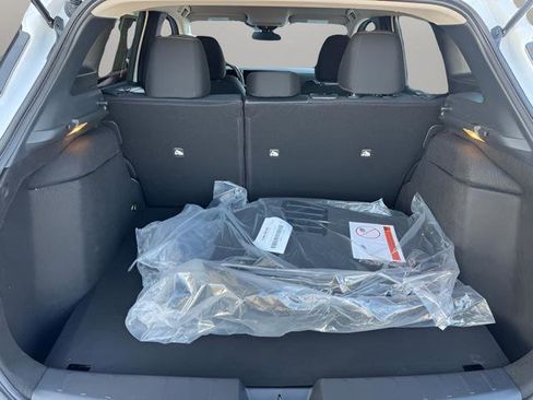 Certified 2025 Nissan Kicks SV image 22