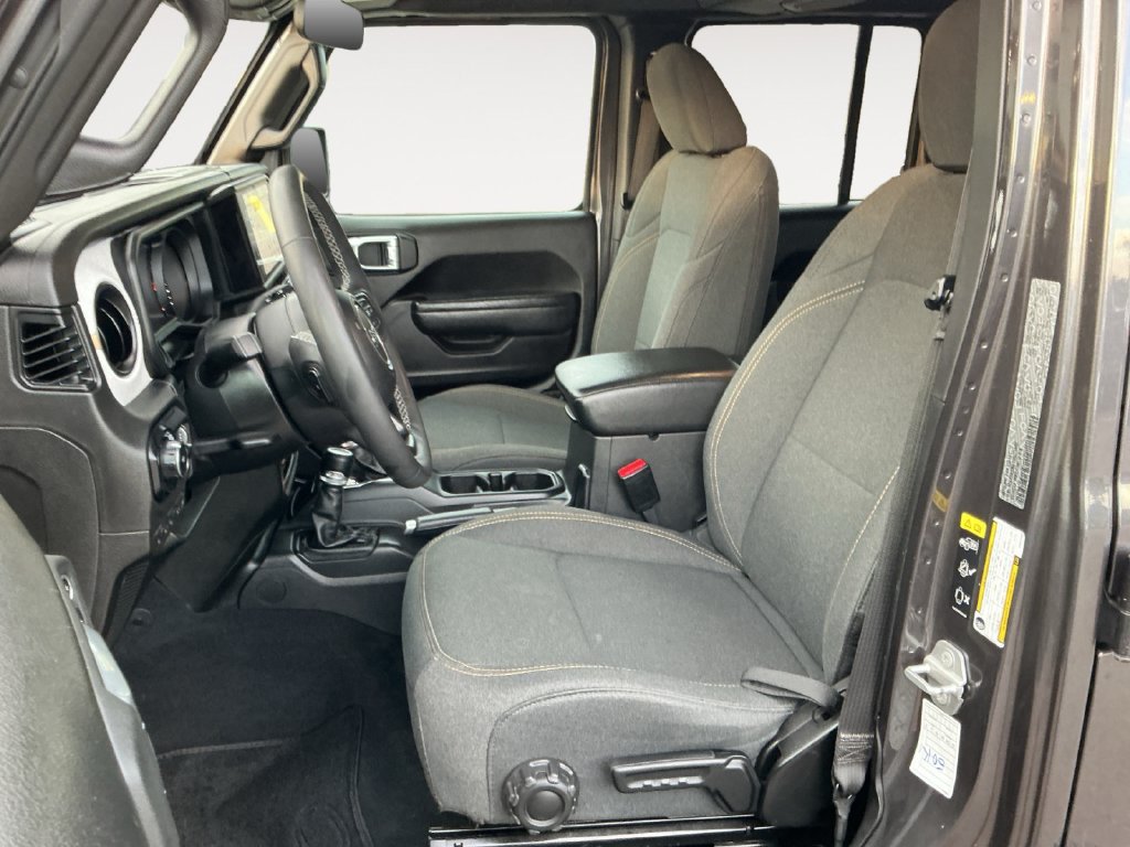 Used 2025 Jeep Wrangler Unlimited Sport AWD/4WD image 16
