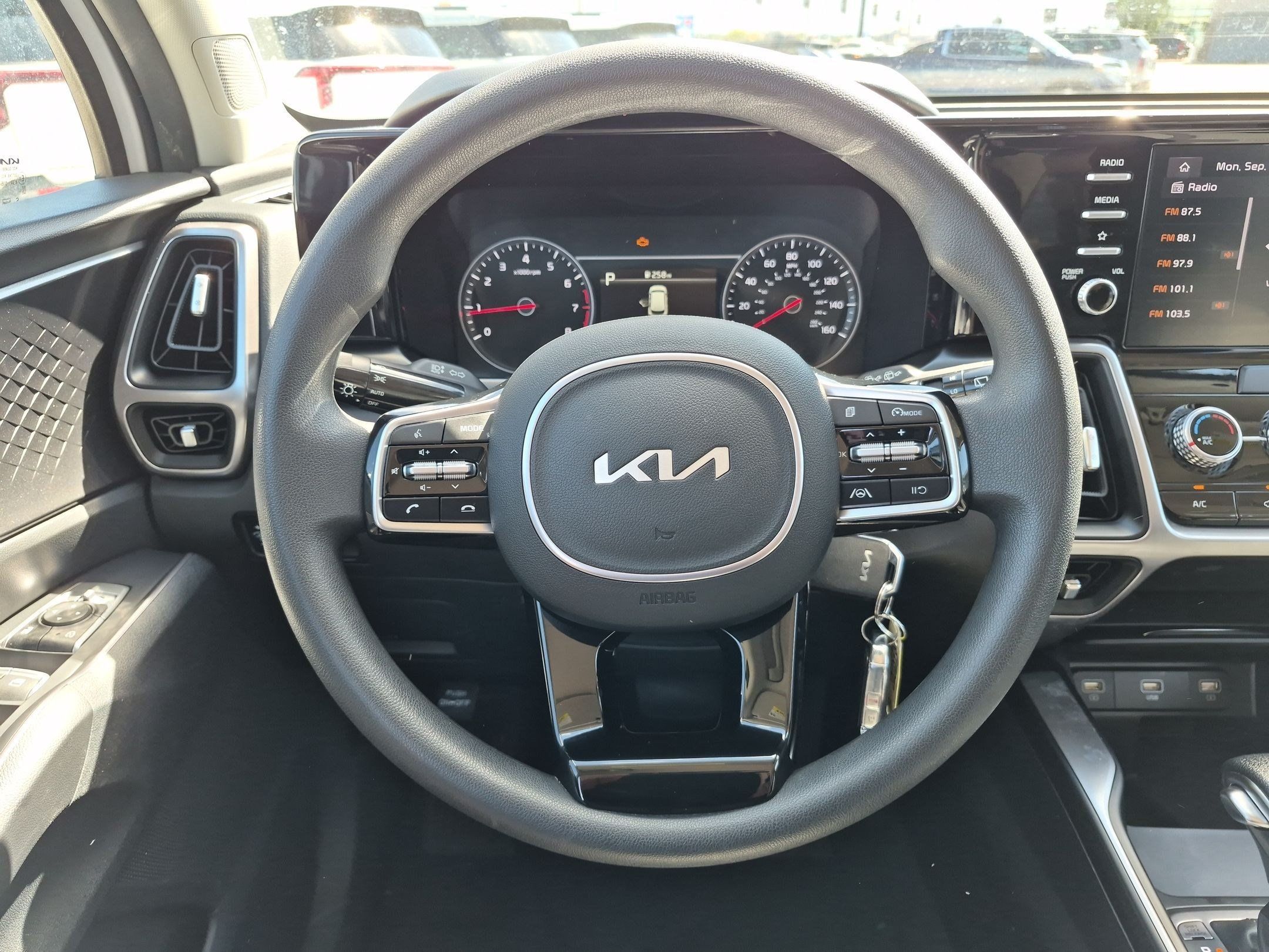 Certified 2023 Kia Sorento LX FWD image 15
