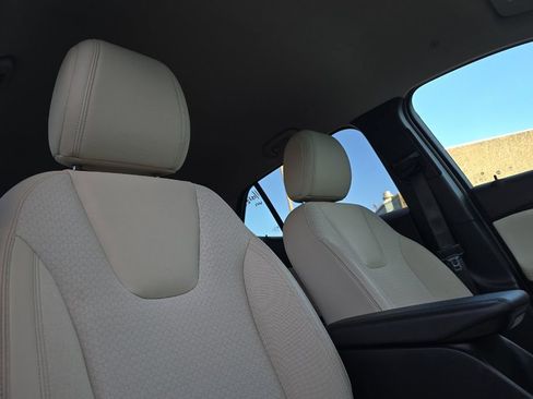 Used 2023 Buick Encore GX Select image 16