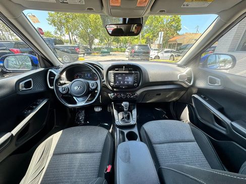 Used 2020 Kia Soul GT-Line FWD image 10