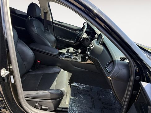 Used 2018 Kia Stinger RWD image 19