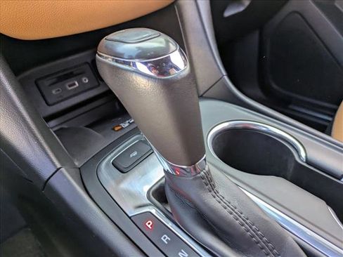 Used 2019 Chevrolet Equinox Premier image 12