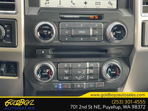 Used 2017 Ford F250 Platinum w/ Platinum Ultimate Package AWD/4WD image 26
