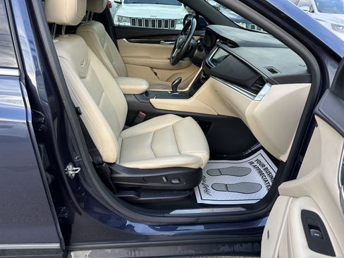 Used 2018 Cadillac XT5 FWD image 12
