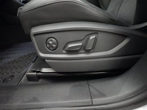 Used 2023 Audi SQ5 Premium Plus w/ Premium Plus Package image 30