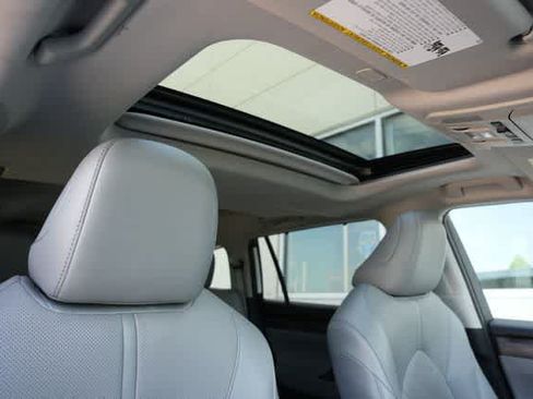 Used 2023 Toyota Highlander Limited AWD/4WD image 23