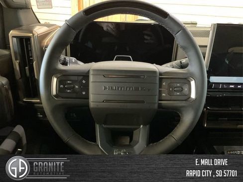 Used 2025 GMC Hummer EV 2X w/ LPO, Illumination Package image 17