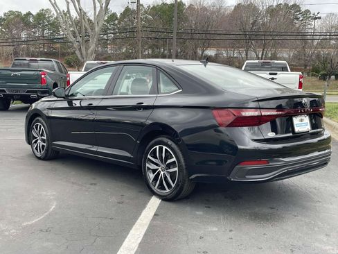 Used 2025 Volkswagen Jetta SE image 7