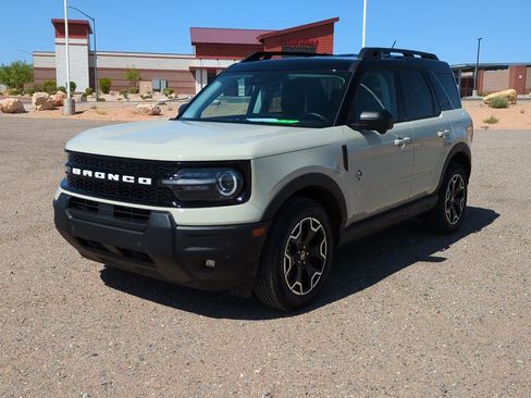 Used 2025 Ford Bronco Sport Outer Banks w/ Outer Banks Tech Package+ AWD/4WD image 7