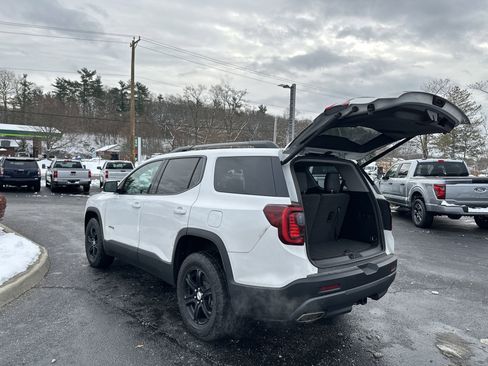 Used 2022 GMC Acadia AT4 w/ Technology Package image 31