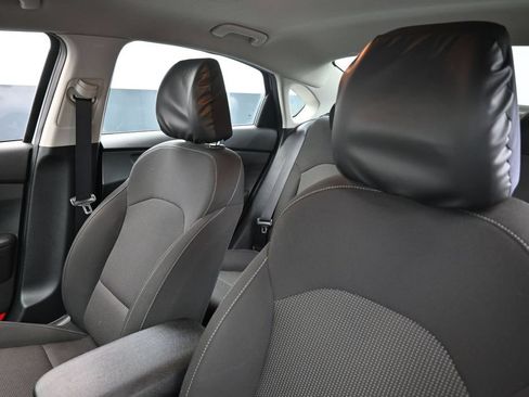 Used 2020 Kia Forte LXS FWD image 14