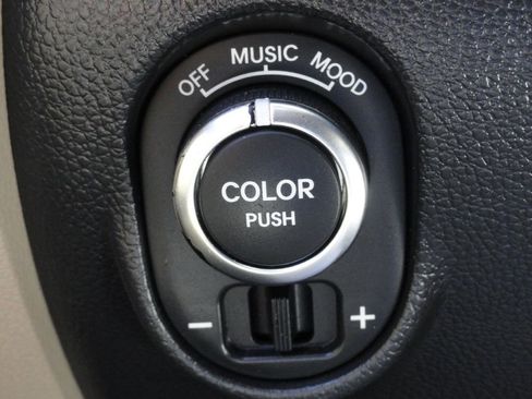 Used 2013 Kia Soul ! w/ Premium Pkg image 28