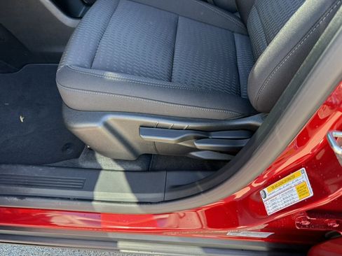 New 2026 Chevrolet Equinox LT image 12