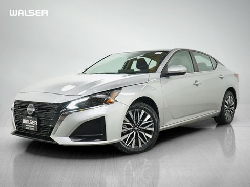 Used 2023 Nissan Altima 2.5 SV w/ SV Premium Package AWD/4WD image 1
