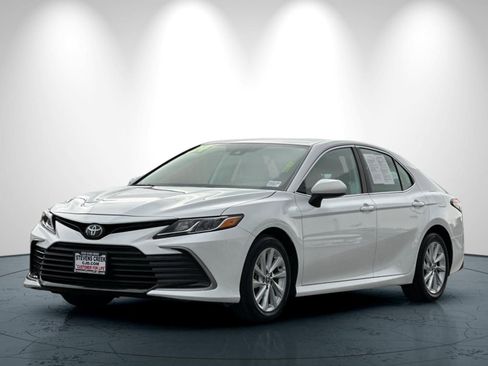 Used 2024 Toyota Camry LE image 8