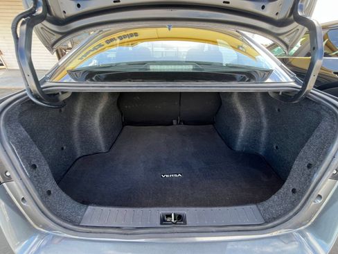 Used 2025 Nissan Versa SV FWD image 31