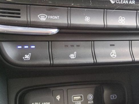 Used 2020 Hyundai Santa Fe Limited FWD image 22