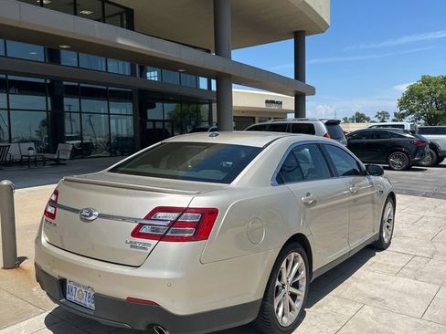 Used 2018 Ford Taurus Limited w/ Driver Assist Package FWD image 5