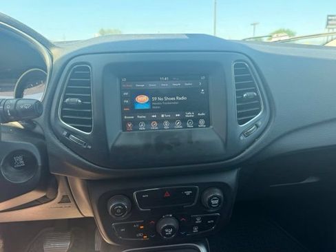 Used 2018 Jeep Compass Latitude w/ Popular Equipment Group AWD/4WD image 18