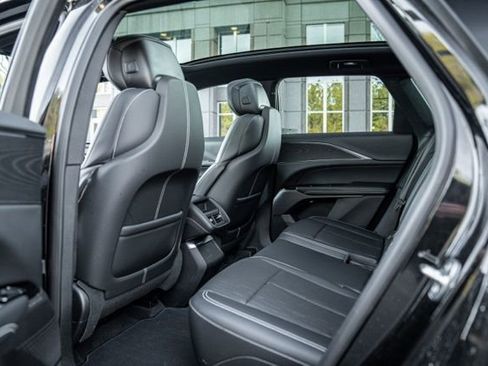 Used 2024 Cadillac Lyriq Tech image 41