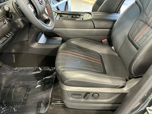 Used 2025 Nissan Armada PRO-4X AWD/4WD image 16