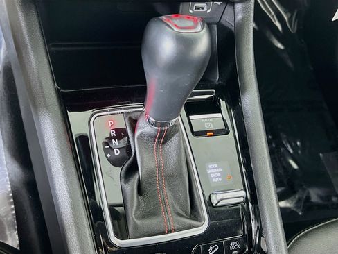 Used 2022 Jeep Compass Trailhawk w/ Trailhawk Convenience Group AWD/4WD image 16