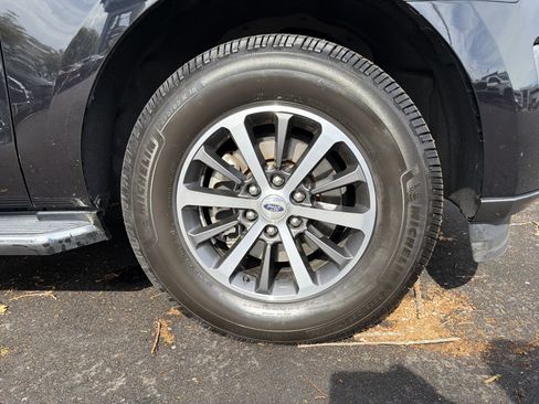 Used 2019 Ford Expedition Max XLT w/ Equipment Group 202A image 13