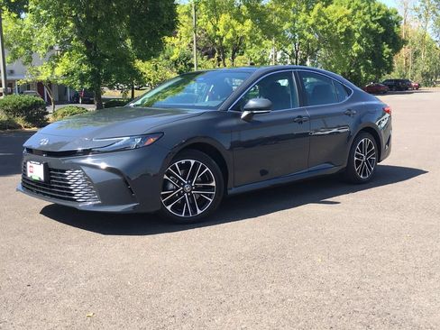 Used 2025 Toyota Camry XLE w/ Premium Package AWD/4WD image 1