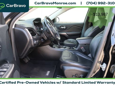 Used 2019 Jeep Cherokee Limited AWD/4WD image 11